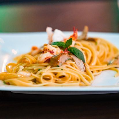 Fettuccine con funghi e gamberi - Class Cafè Lugano